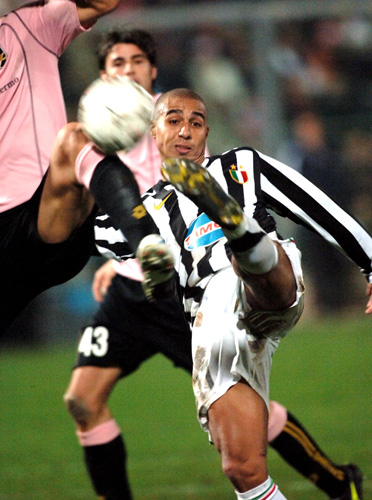 更像是对英 更像是对英